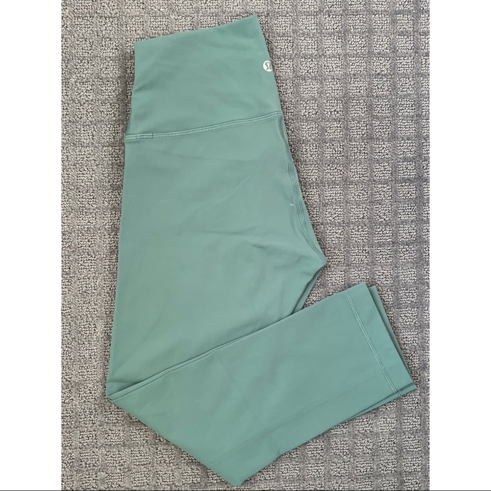 NEW - Lululemon - Wunder Under Crop 21"